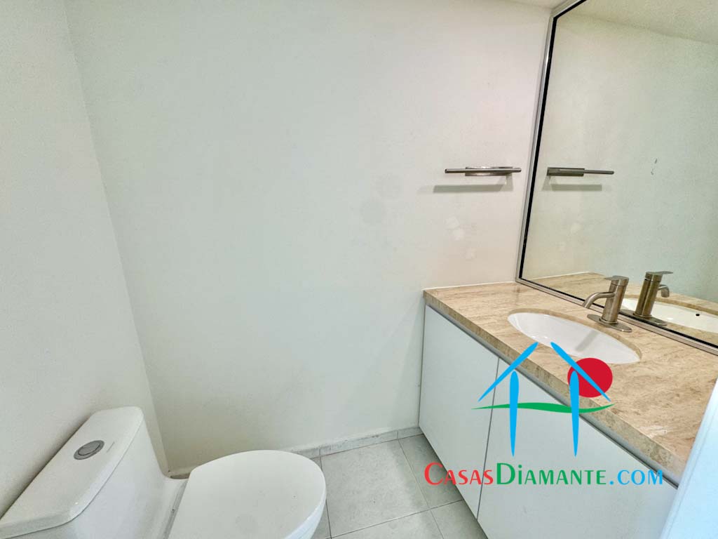 Real del Mar 301 - Baño de visitas 1